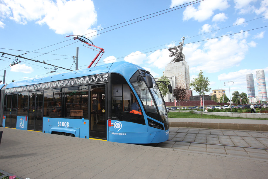 В столице модернизируют трамвайное покрытие