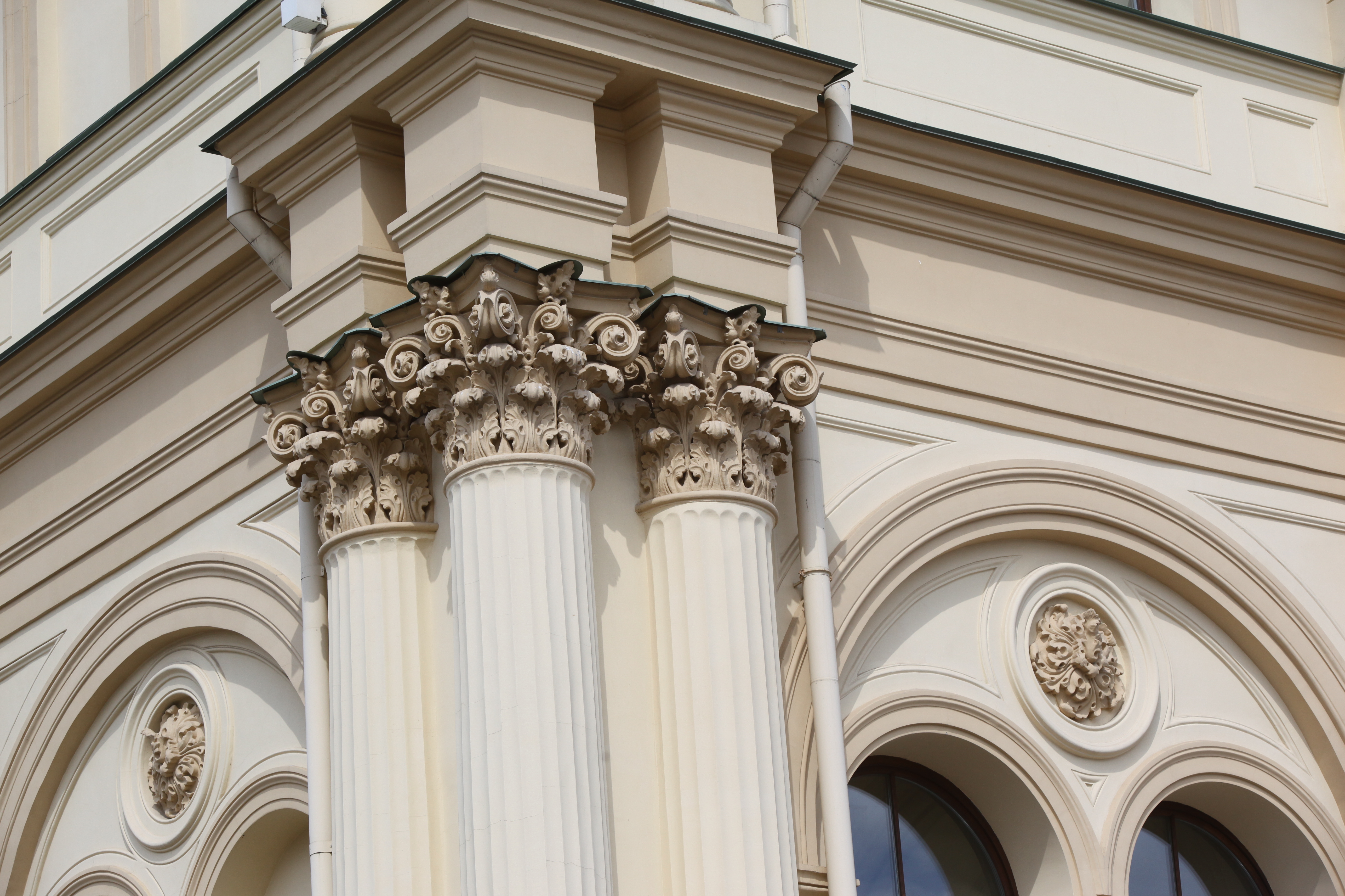 Архитектурные элементы здания Ленинградского вокзала