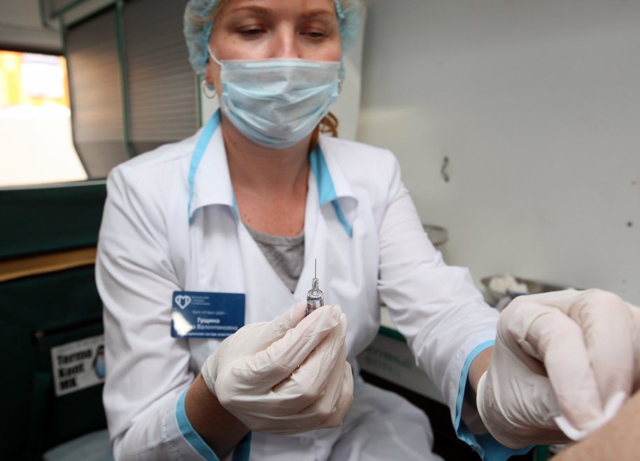 Москва закупила 4,2 миллиона доз вакцин от гриппа