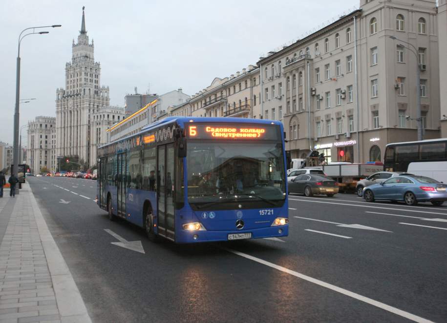 На северо-западе Москвы автобус с пассажирами попал в ДТП