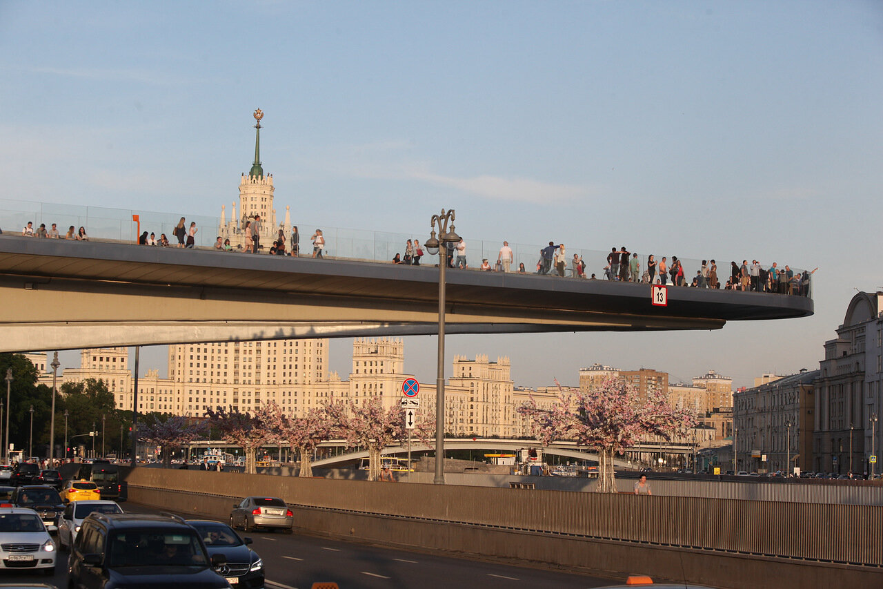 мост рядом с красной площадью название