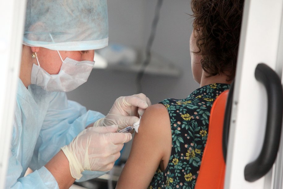 Департамент здравоохранения Москвы продлил прививочную кампанию против гриппа