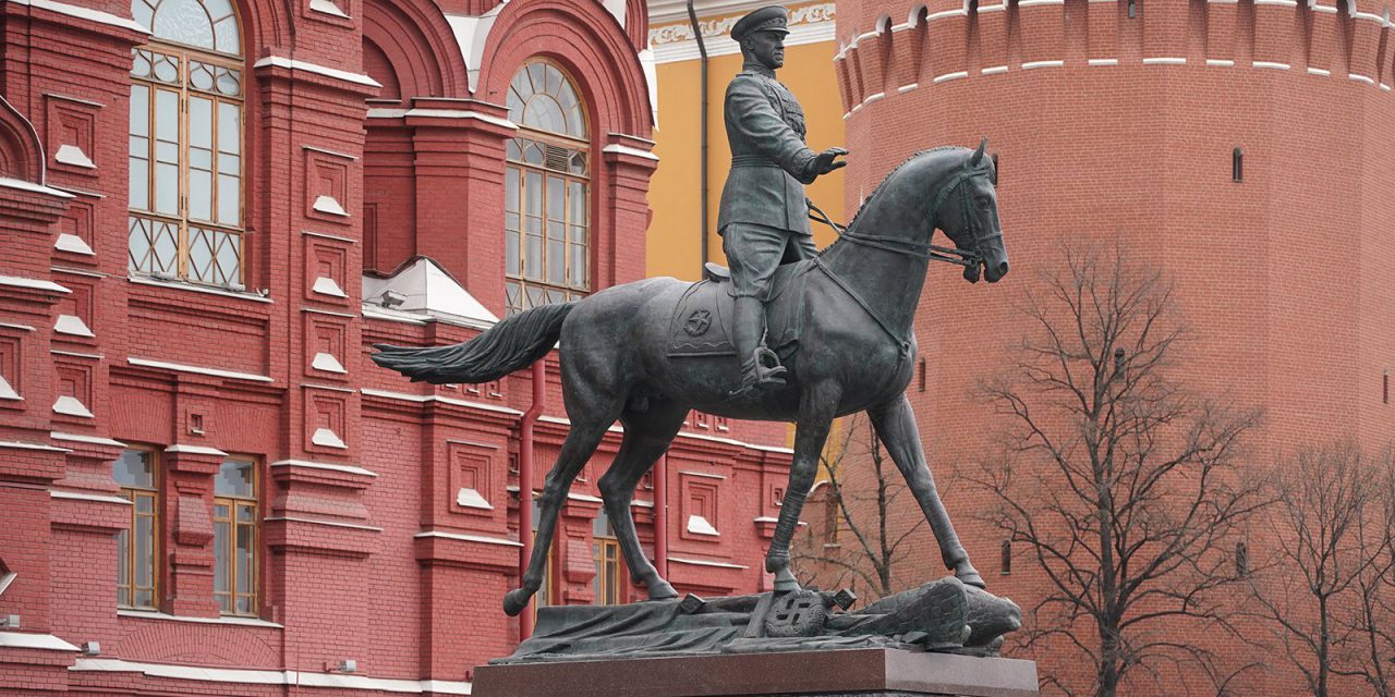 памятник георгий жуков в москве