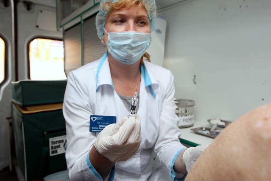 Вакцинация от гриппа и ОРВИ начнется в Москве с 1 сентября