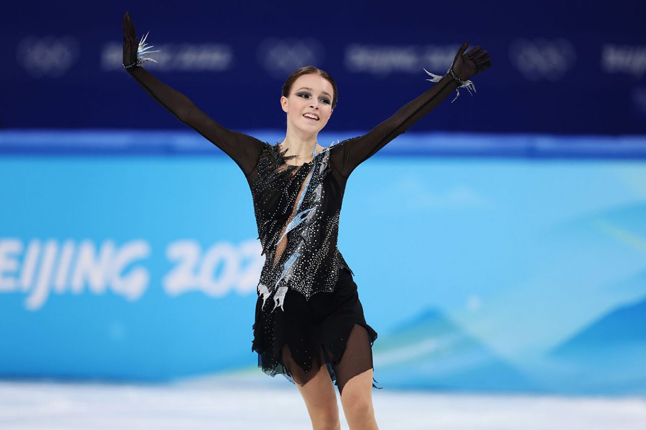 Фигуристка Анна Щербакова завоевала золотую медаль на Олимпиаде