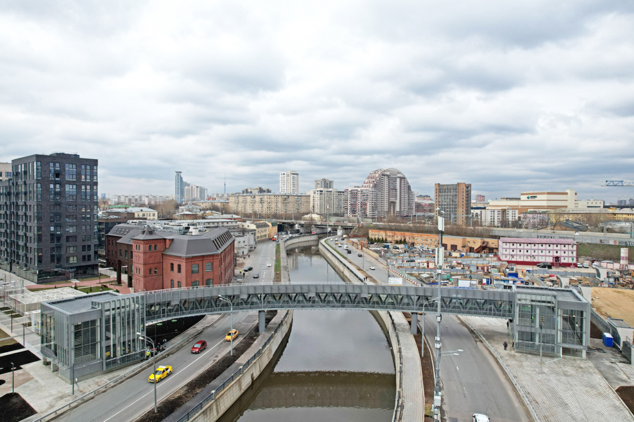 Четыре пешеходных моста возведут через Москву-реку