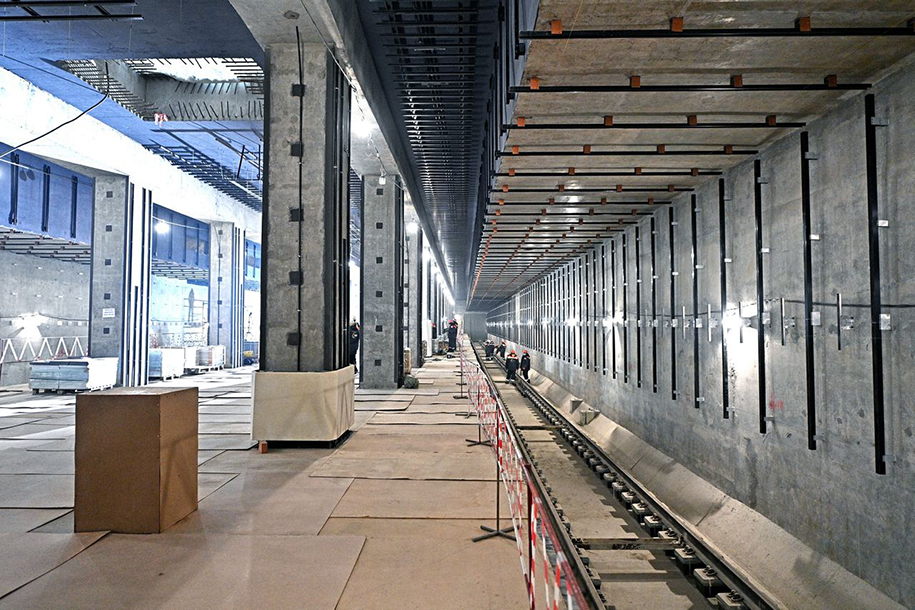Платформу «Варшавской» БКЛ отделали гранитом и мрамором