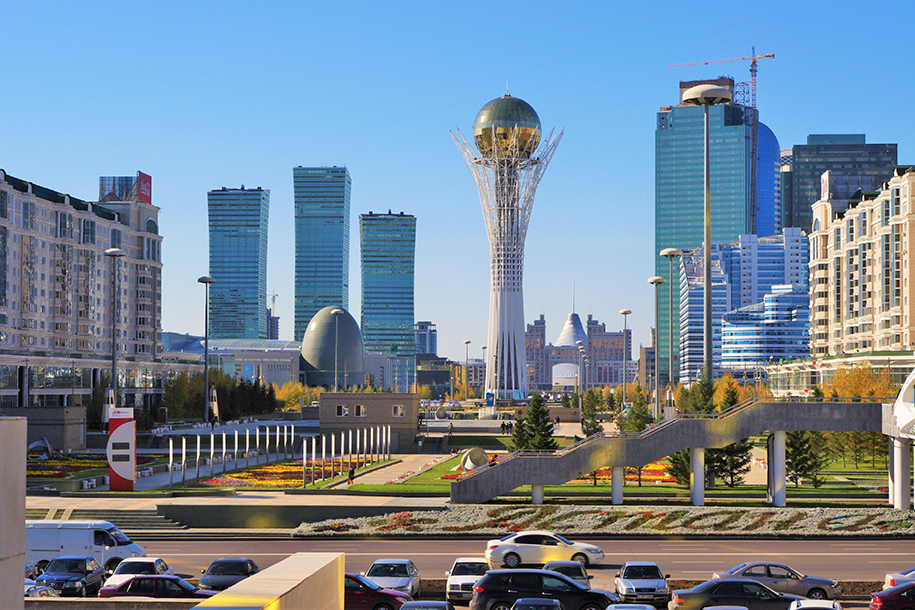 Казахстан отменил ковидные ограничения