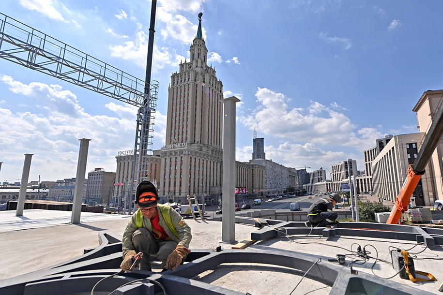 В России празднуют День строителя