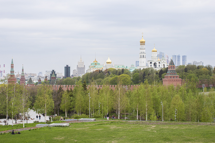 Столица использовать. Парк Зарядье Москва. Парк Зарядье Москва зимой. Парк Зарядье Москва 2020. Парк Зарядье фонари.