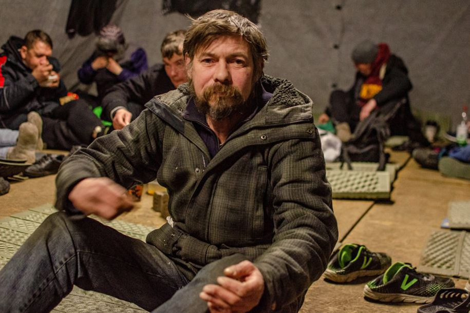В Москве и Петербурге проводят сбор новогодних подарков для бездомных
