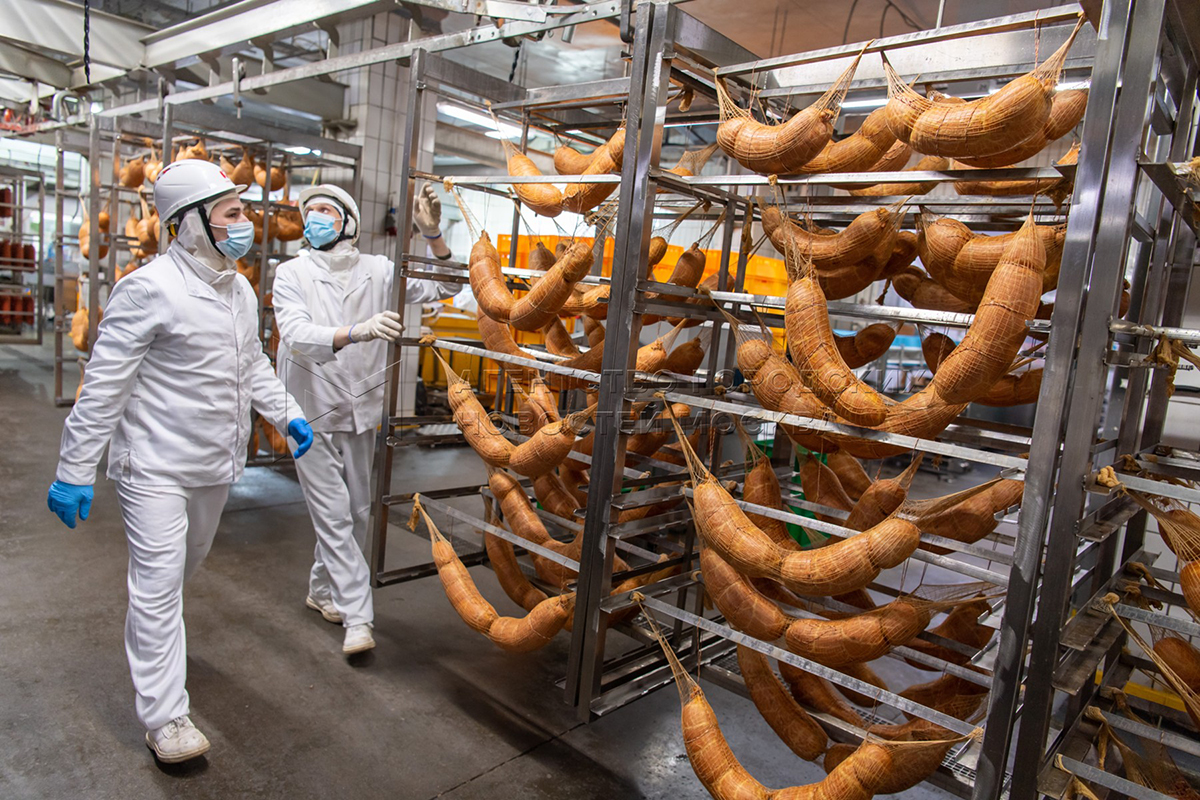 Три мясоперерабатывающих предприятия получат льготные кредиты на 6,6 млрд рублей