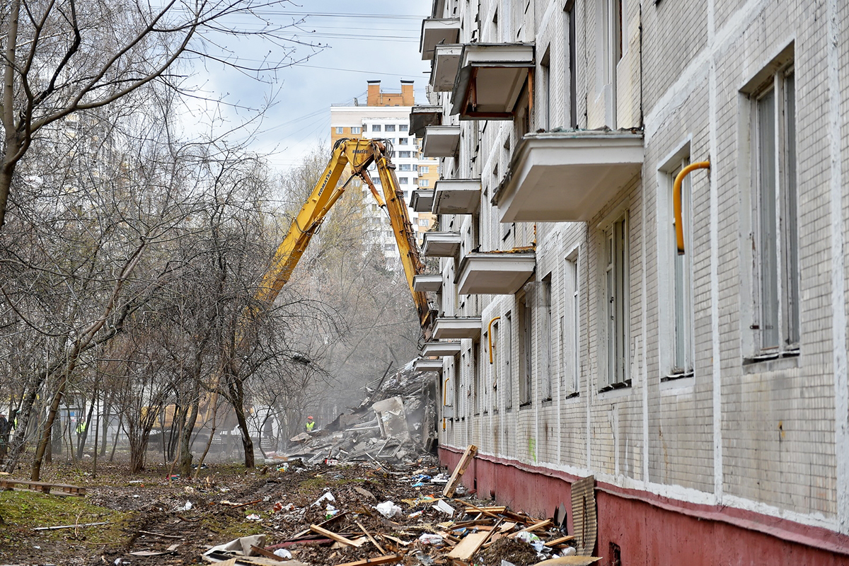 Андрей Бочкарёв: С начала года по программе реновации снесли 80 старых домов
