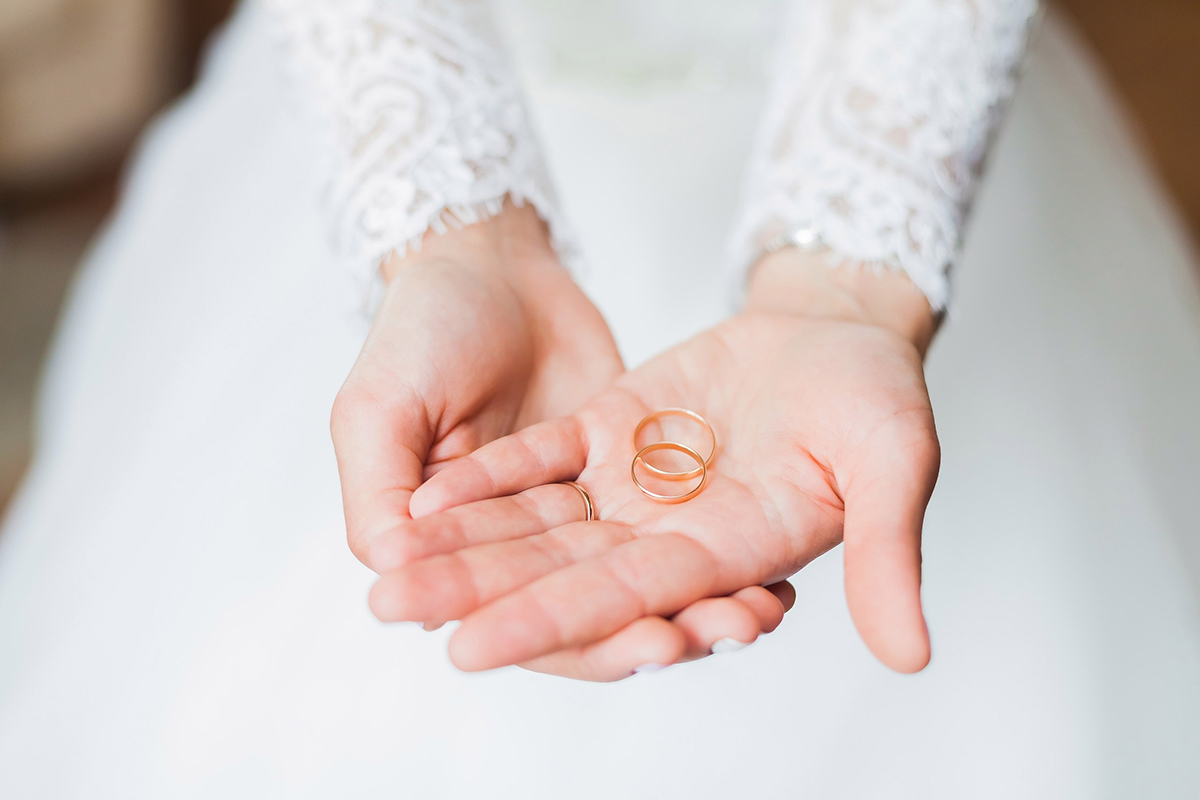 Выплаты за продолжительный брак предлагают начать с 20 лет