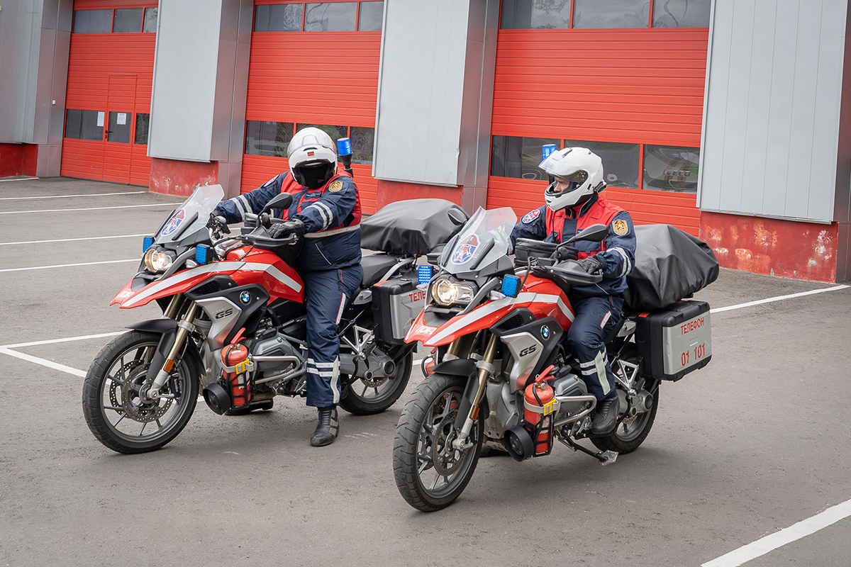 Московские спасатели на мотоциклах начали патрулирование улиц