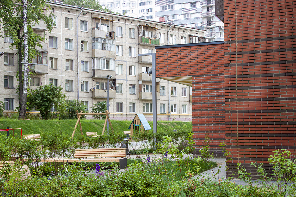 Андрей Бочкарёв: Свыше сотни старых домов расселили в Москве с начала года
