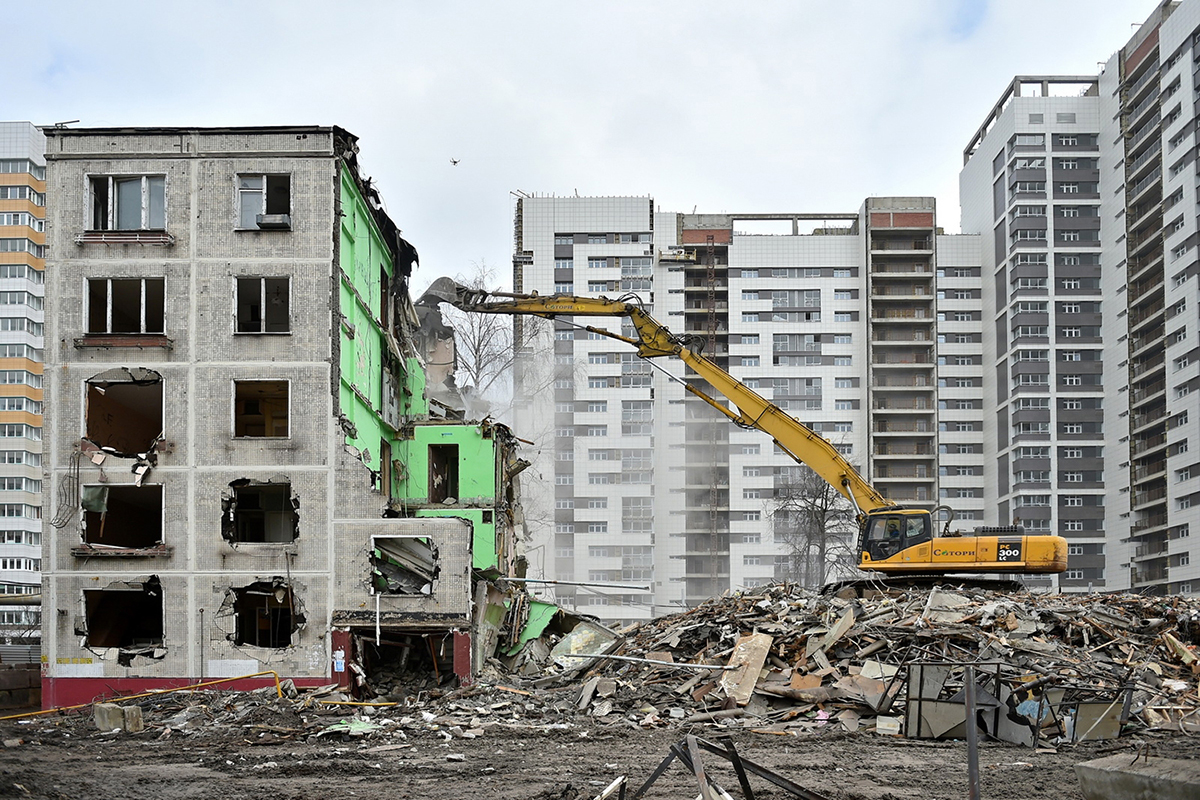 Андрей Бочкарёв: Около 580 тыс. кв.м жилья проектируется и строится по программе реновации на месте сноса старых домов в ЮЗАО