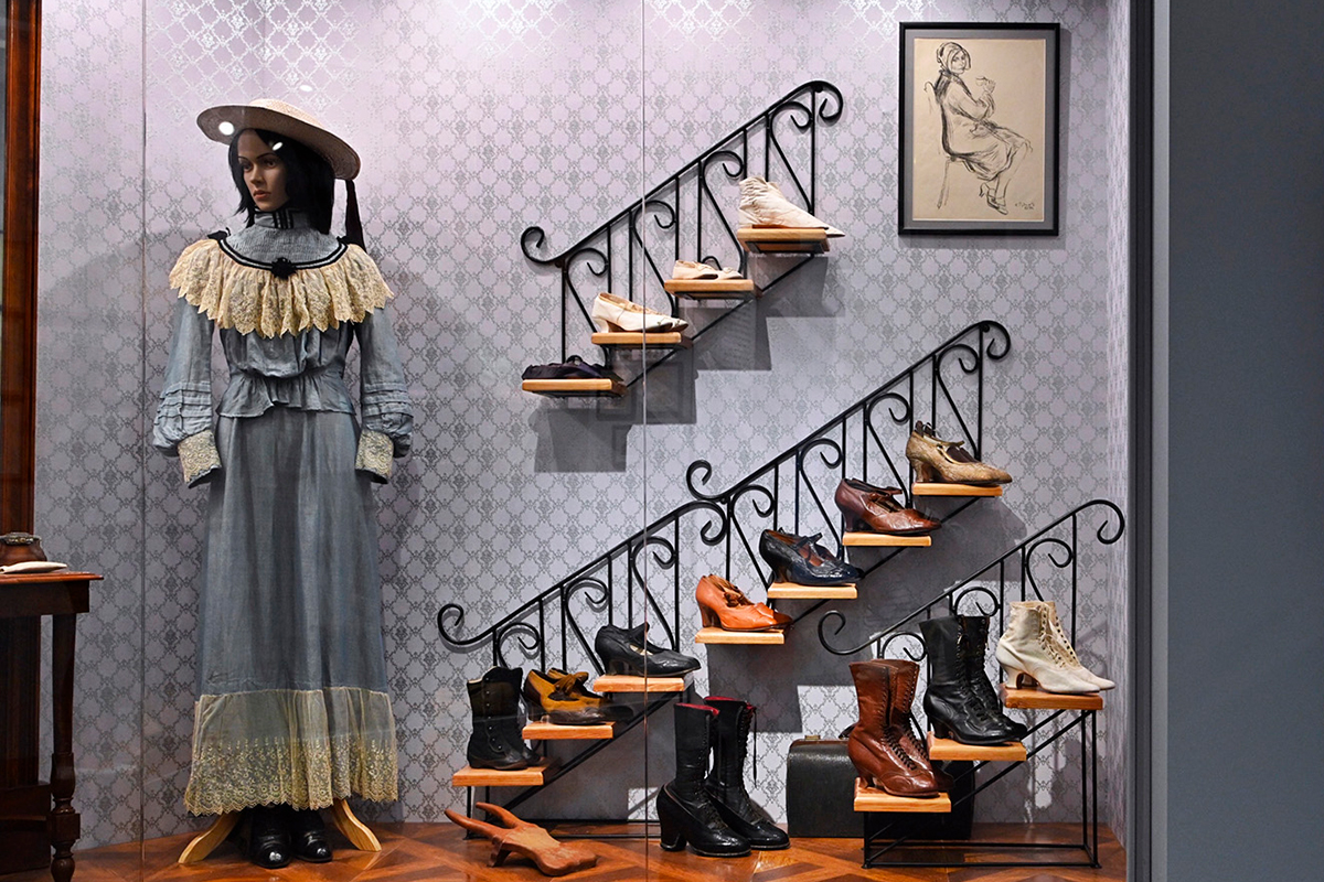Выставка об истории обуви в России проходит в Измайлово