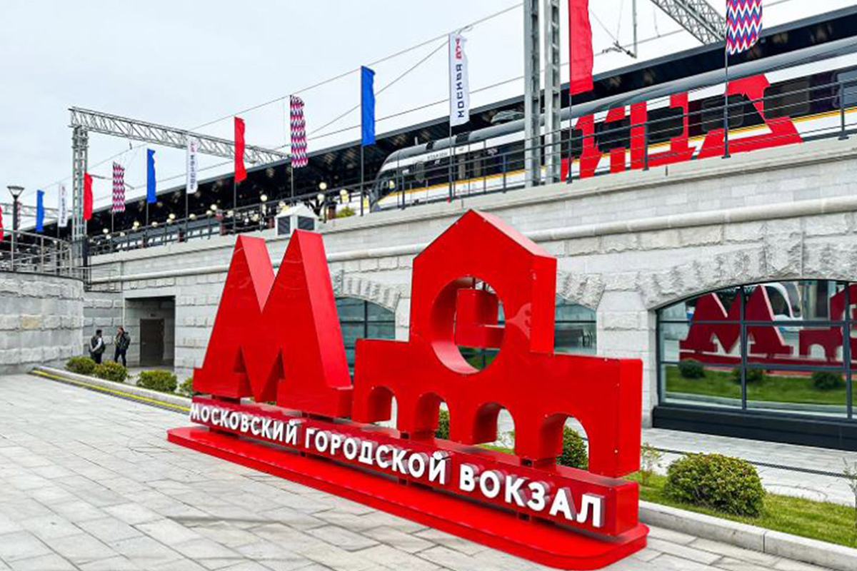 Андрей Бочкарёв: Более 100 железнодорожных станций и 470 км путей построили в Москве