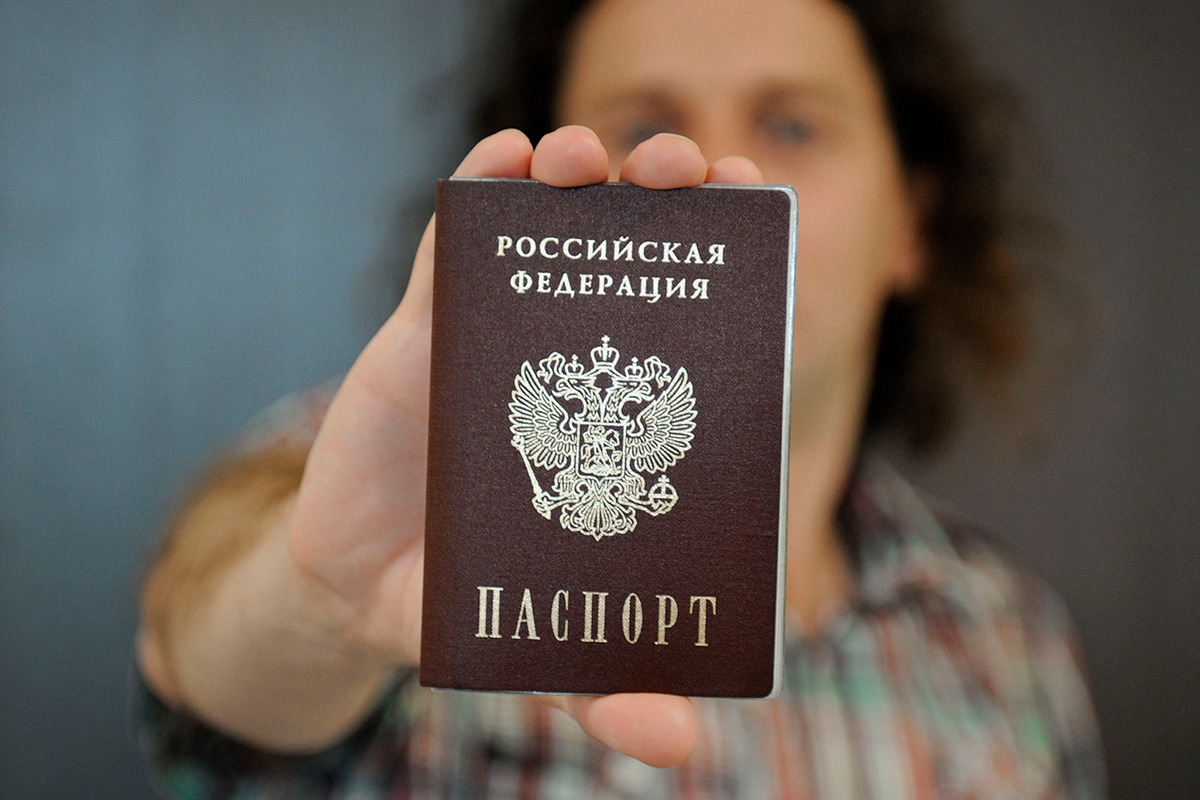 В Госдуме предложили оставлять номер при смене паспорта