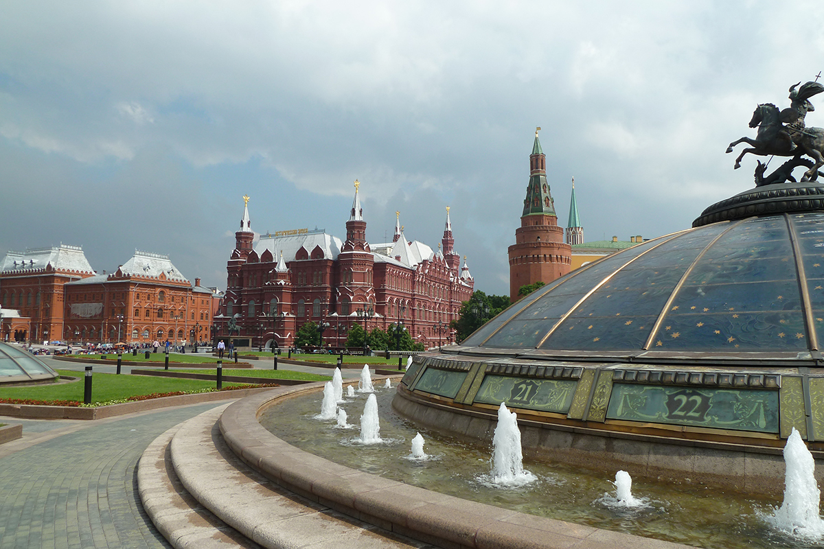 Андрей Бочкарёв: Одобрен проект капитального ремонта фонтана «Часы мира» на Манежной площади