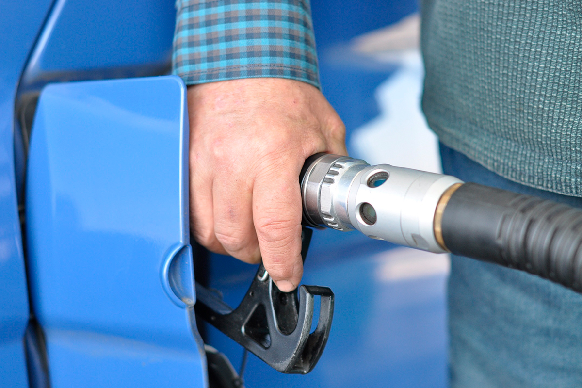 ФАС потребовала от АЗС снизить цены на топливо