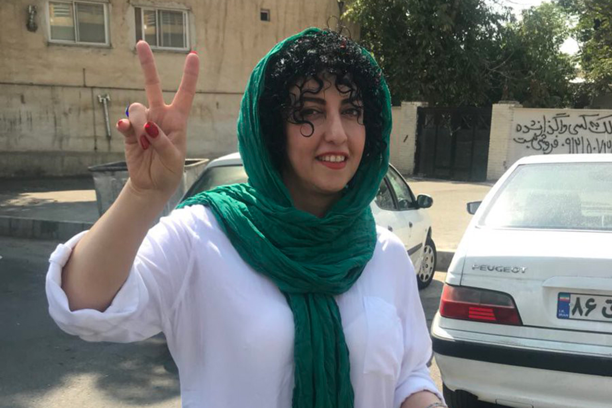 Находящаяся в тюрьме иранская правозащитница стала нобелевским лауреатом