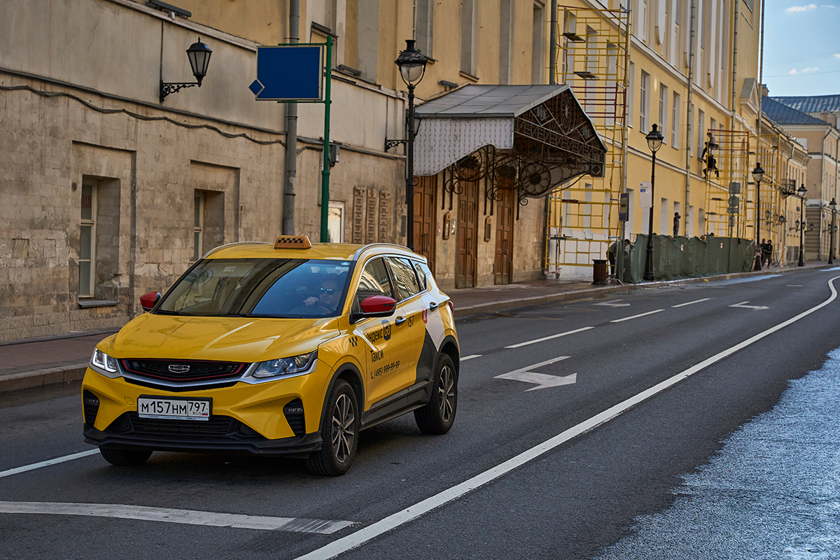 «Яндекс» испытывает острую нехватку водителей такси