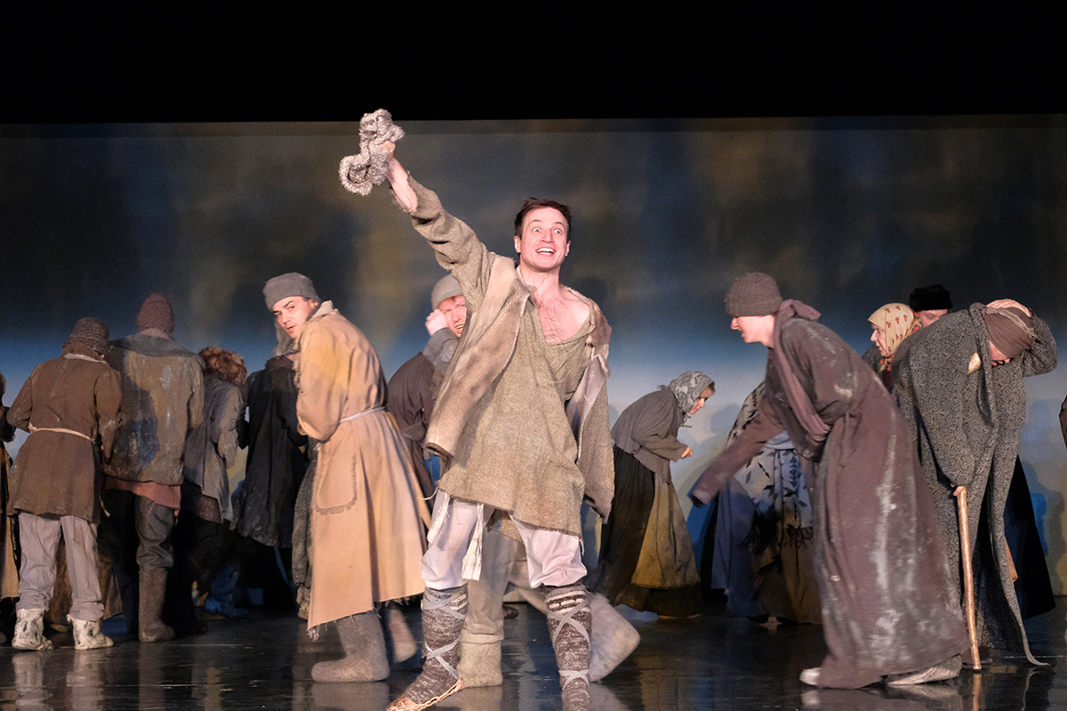 В театре «Et Cetera» играют трагедию «Борис Годунов» в постановке Петера Штайна