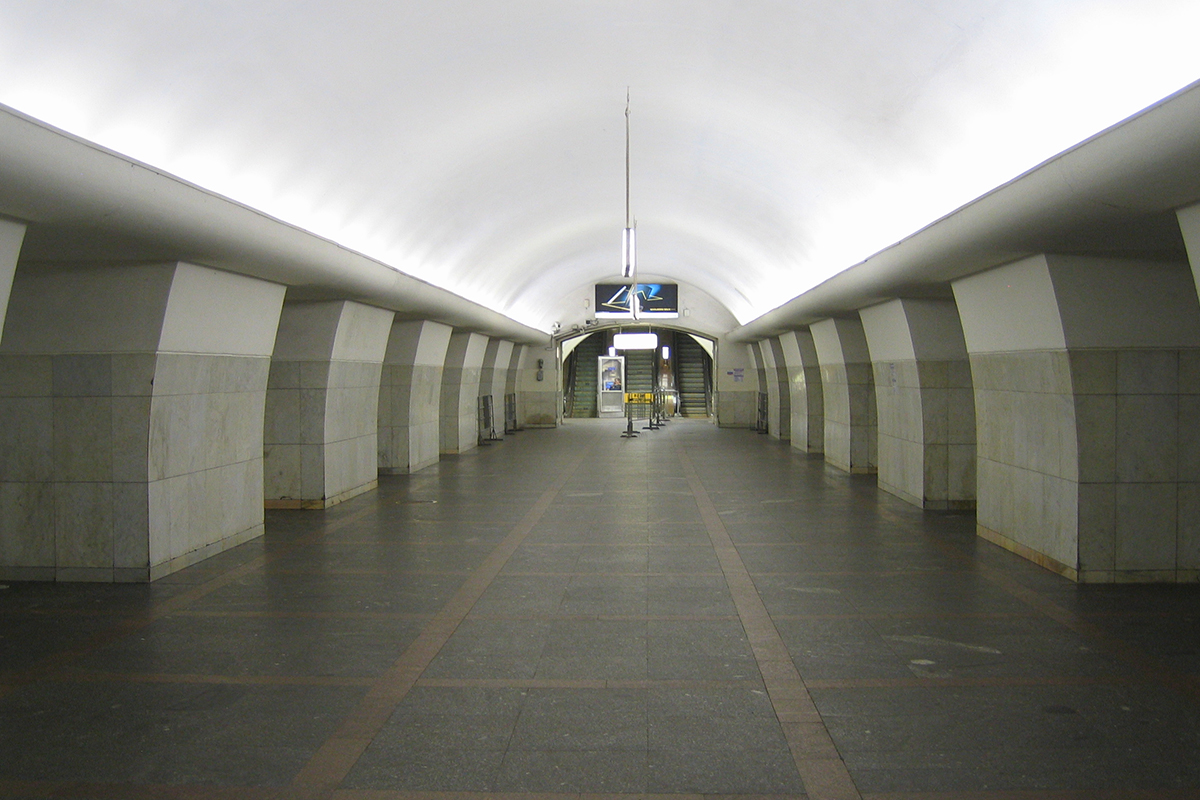 С 3 по 8 января перекроют линию метро между «Новыми Черемушками» и «Октябрьской»
