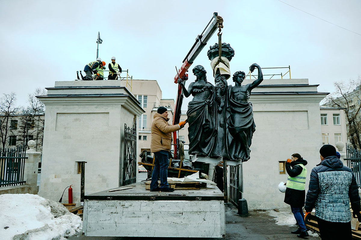 Завершилась реставрация скульптур «Времена года» в усадьбе Нескучное — Собянин