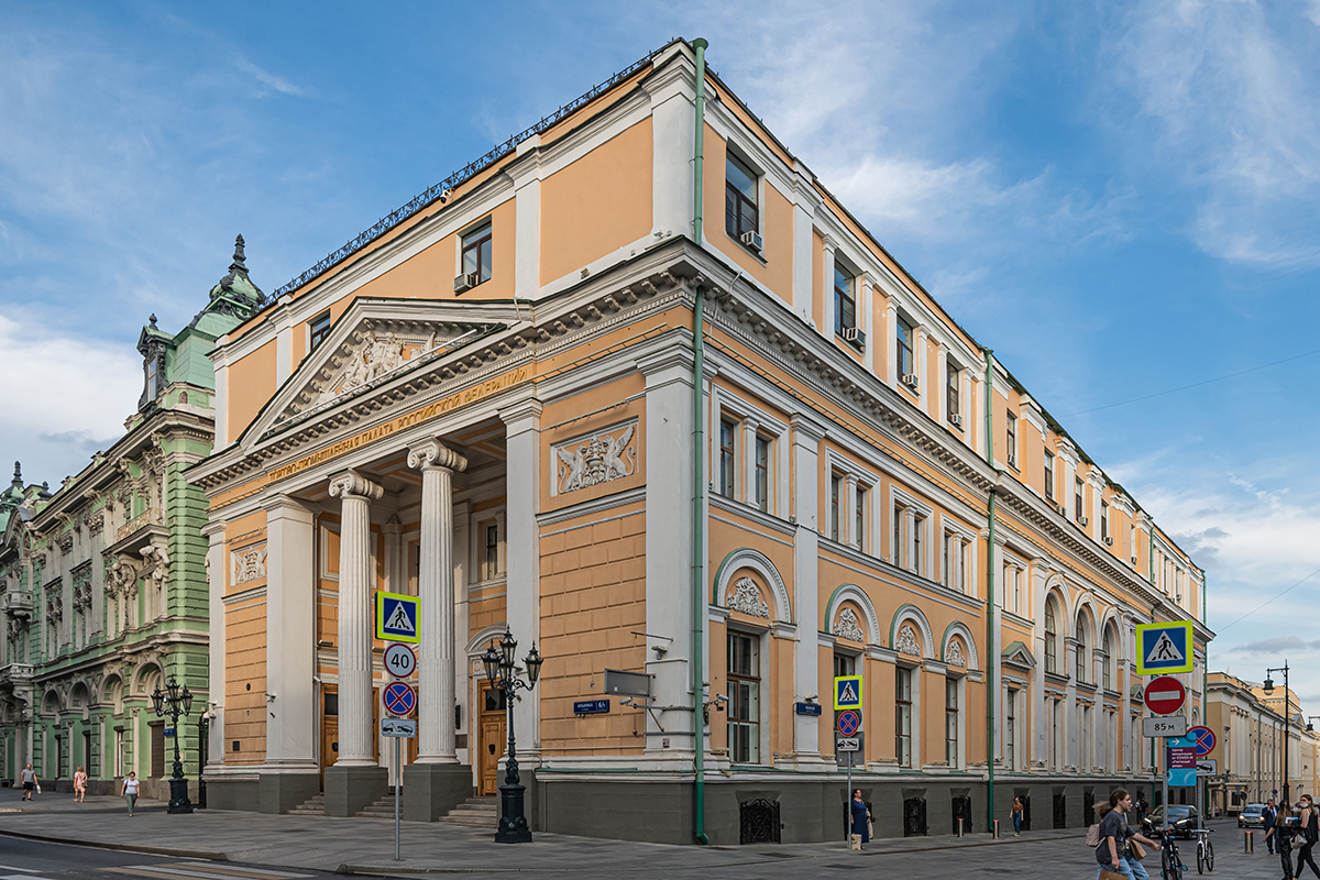 Собянин принял решение о реставрации исторического здания биржи на Ильинке