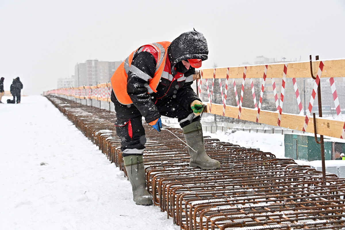 Андрей Бочкарёв: В Новой Москве в 2023 году построено более 37 км автомобильных дорог