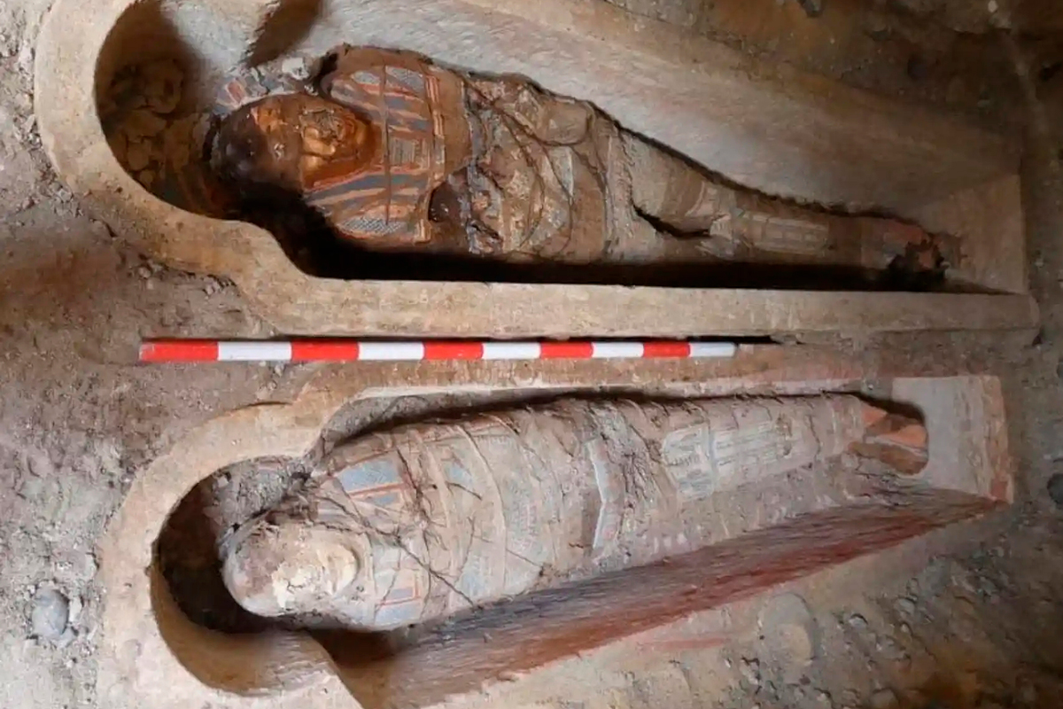 В Египте обнаружены 23 мумии в высеченных внутри скал гробницах