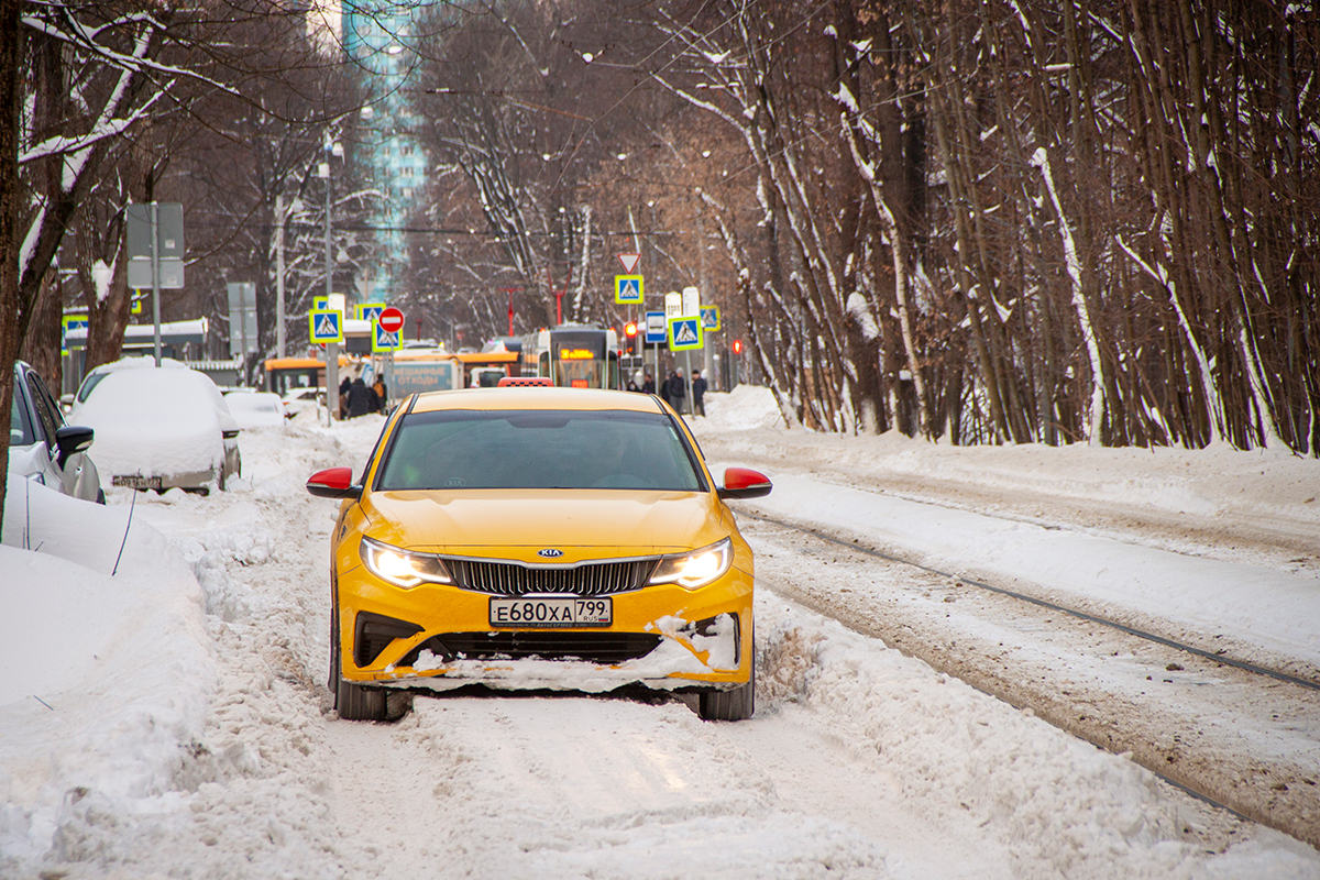 В Госдуме предлагают снизить наценку в такси в непогоду