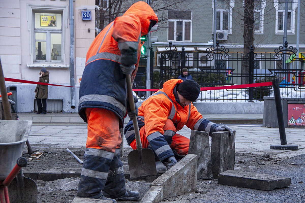 Московские власти объявили тендеры на ремонт улиц в 11 городских округах