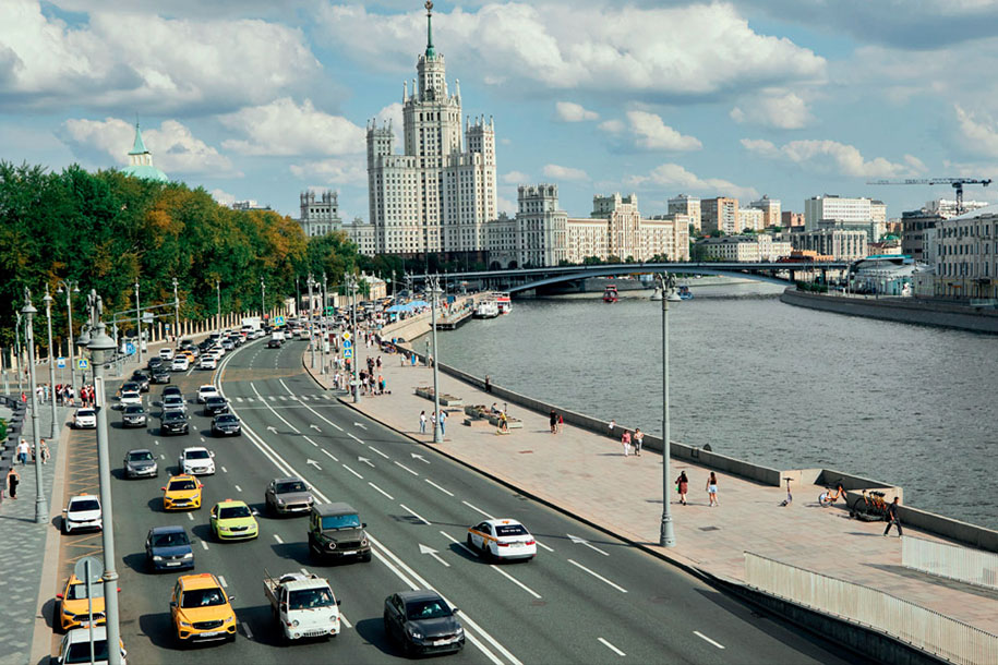 Собянин: К 2030 году в Москве появится умная сеть наземного транспорта
