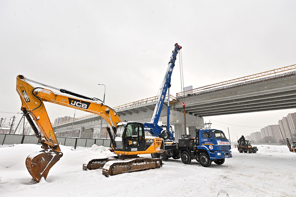 Над МЦД-4 в районе Звенигородской эстакады строят железнодорожный путепровод