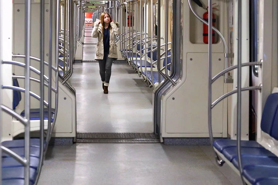 В вагонах московского метро появится 5,3 тыс. QR-кодов для отзывов о температуре воздуха