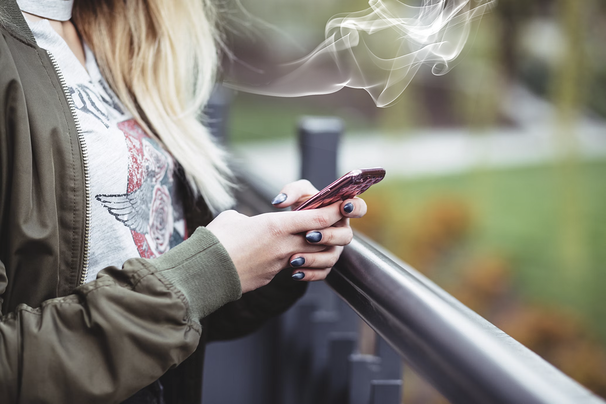 Социальные сети связали с увеличением риска начала курения у молодежи