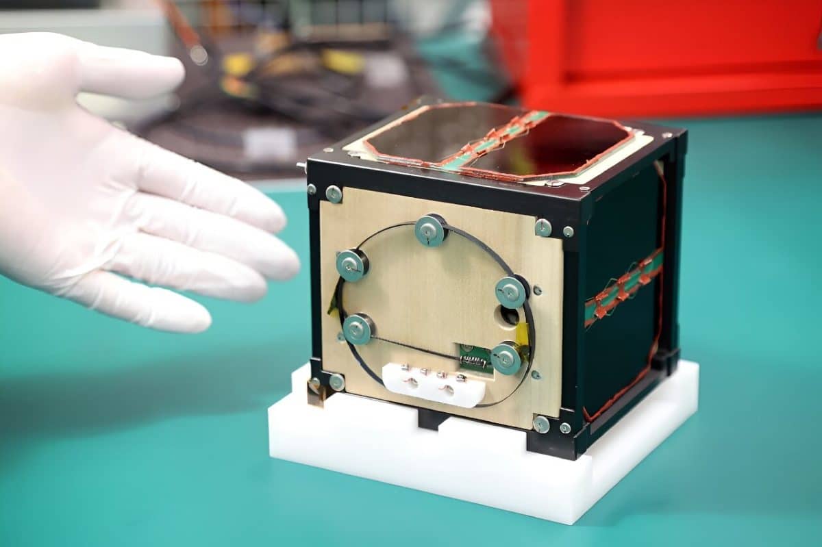 В сентябре запустят первый деревянный искусственный спутник Земли