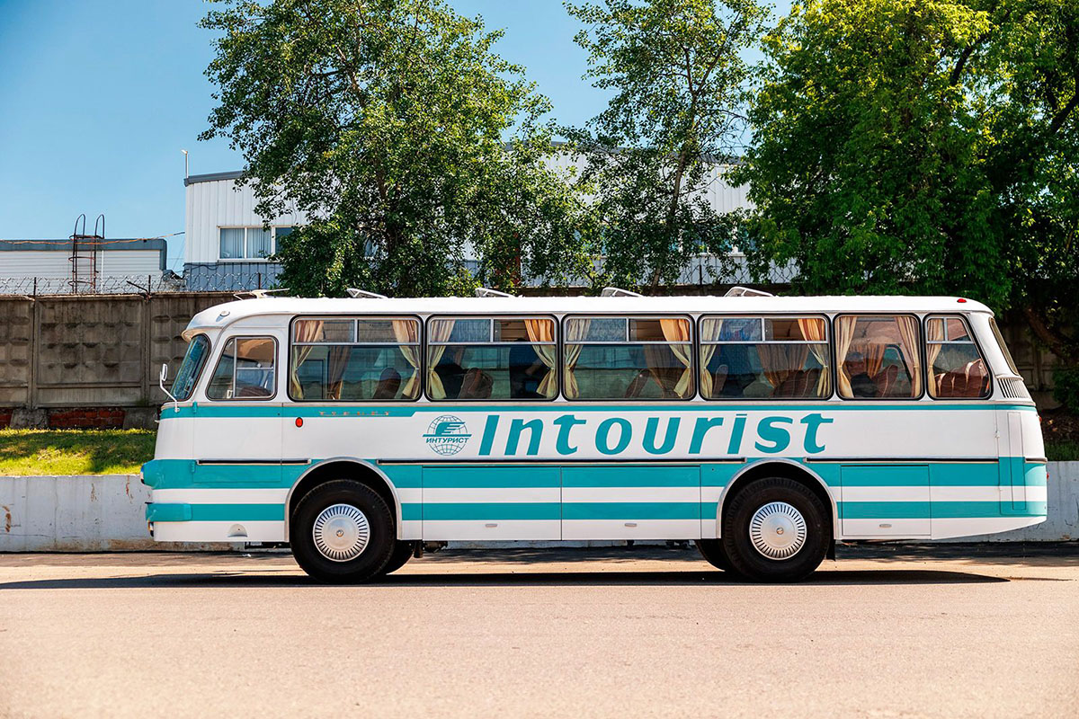 Музей транспорта Москвы восстановил советский автобус ЛАЗ-697М «Турист»