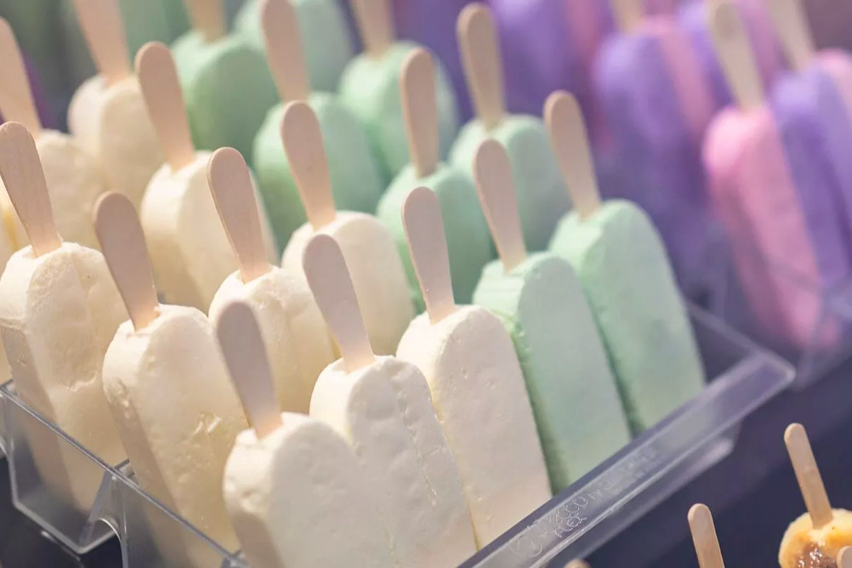 На Тверском бульваре проходит фестиваль «Мороженое и сладости»