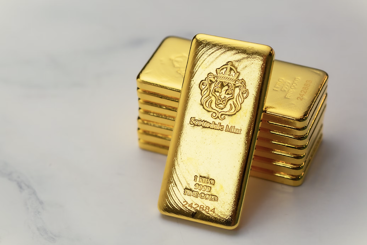 В Москве таможенники задержали иностранца с ломом золота на 5 млн рублей
