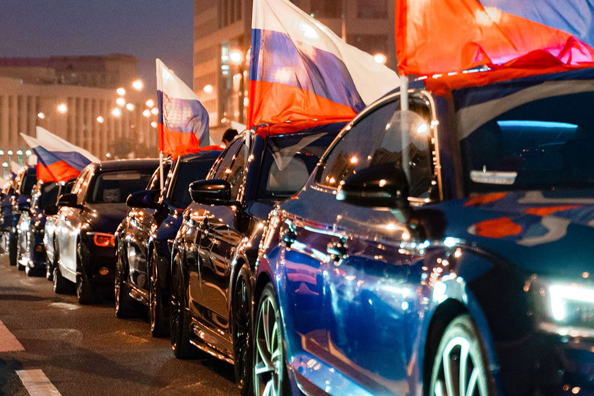 Московская молодежь отпразднует День флага России ночным автопробегом по Садовому кольцу